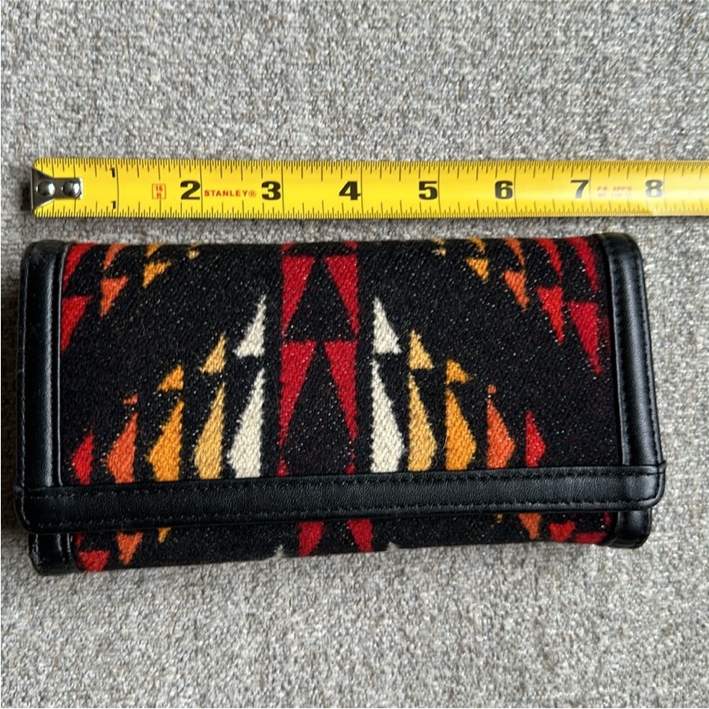 Pendleton Black And Red Patterned Wallet - image 4
